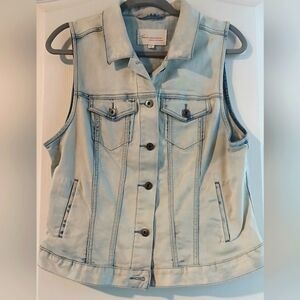 NWOT-💙VINCE CAMUTO BUTTON UP JEAN JACKET SZ MEDIUM 💙